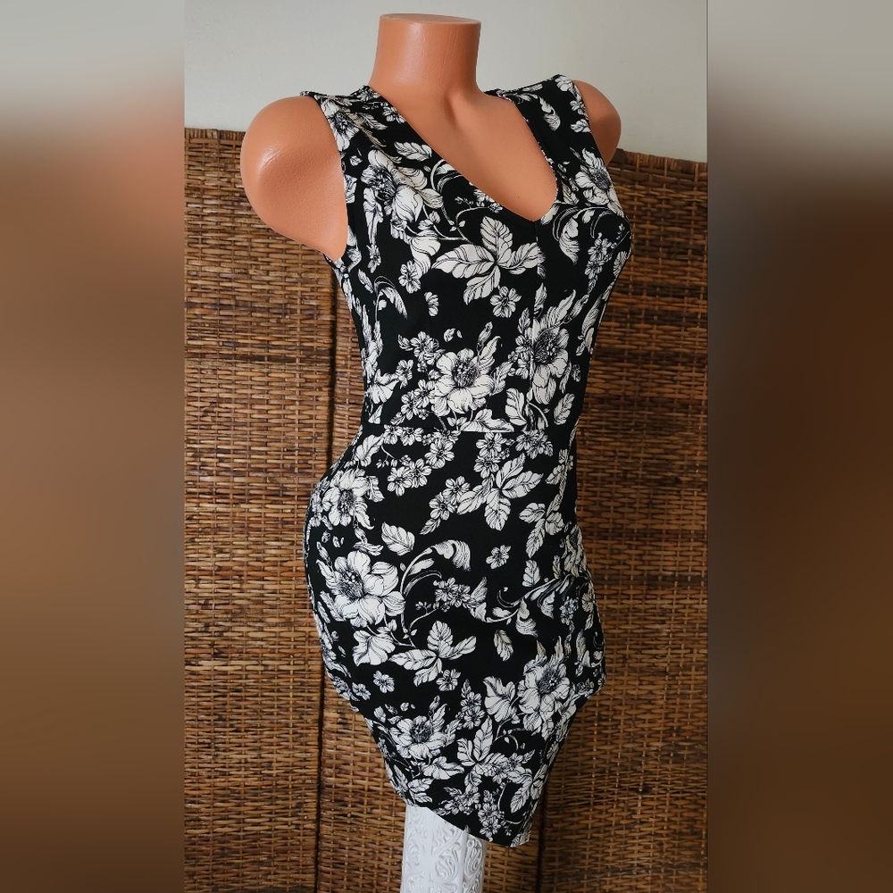 Black White Nordstrom The Vanity Room Floral Wrap Bodycon T-Shirt  Dress Sz Sm